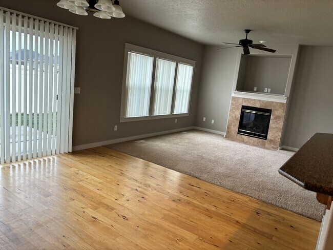 Building Photo - 4526 N Kilee Ave