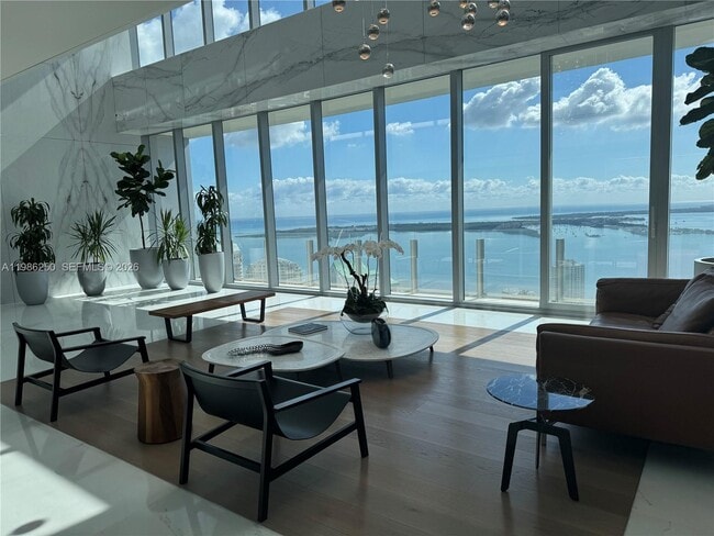 Building Photo - 300 Biscayne Blvd Way