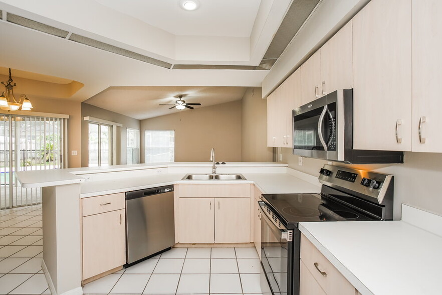 Building Photo - 2909 Starmount Dr