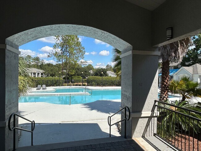 Building Photo - 2/2 Windsor Park Condo