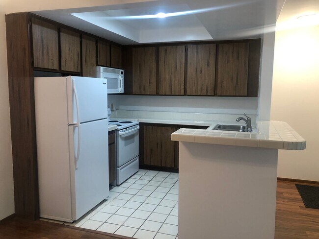 Building Photo - Rancho Mission Villas, 1 Bedroom, 1 Bath,  Community Pool & Spa!