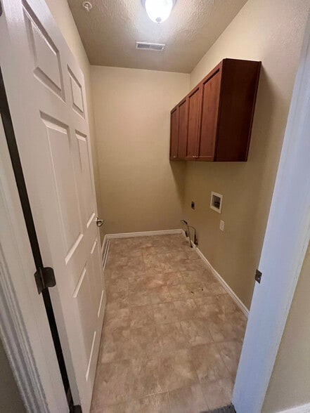 Building Photo - 1177 Northfield Rd