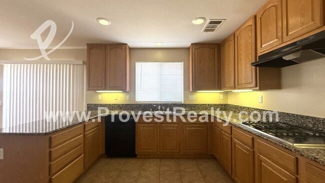 Building Photo - 9495 Apricot Ct