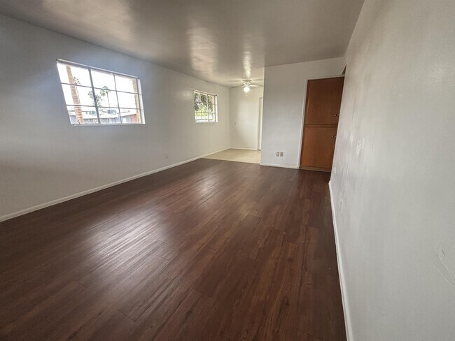 Building Photo - 2618 E Turney Ave