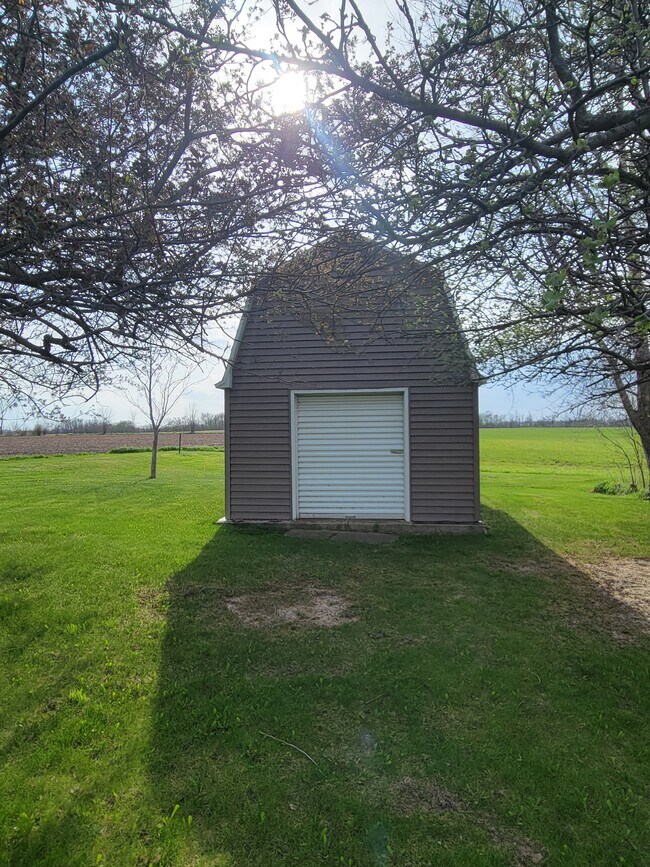 Building Photo - N3308 Horace Mann Rd