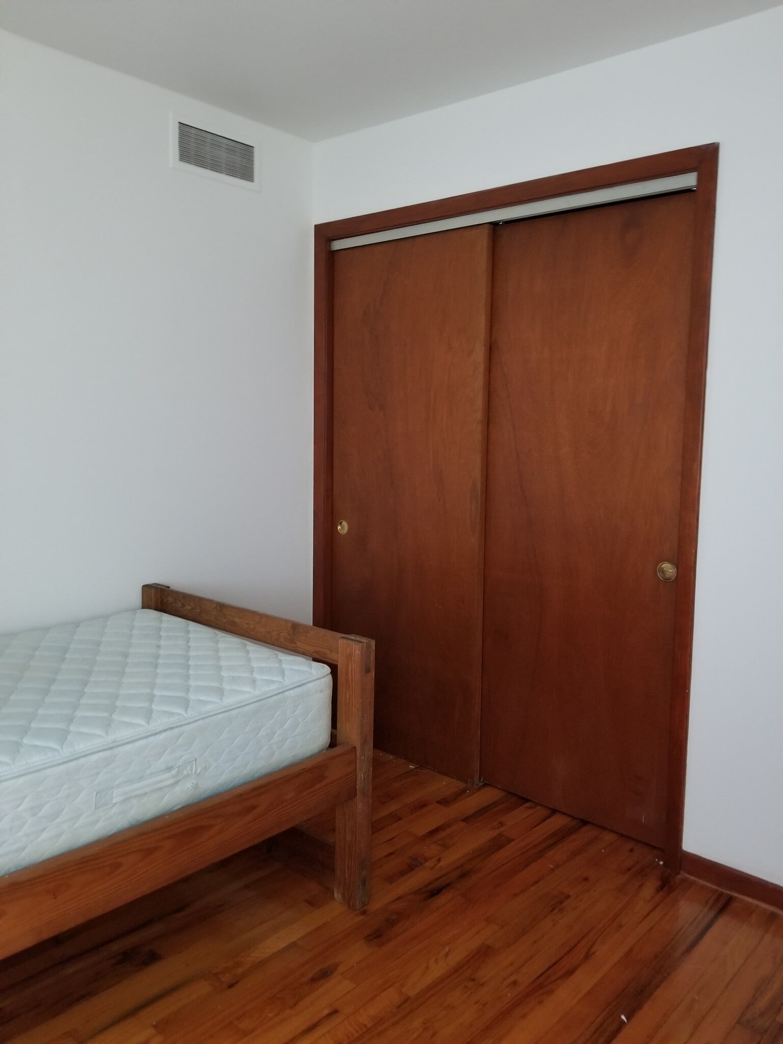 Bedroom 2 - 118 Chanticleer Ln NE