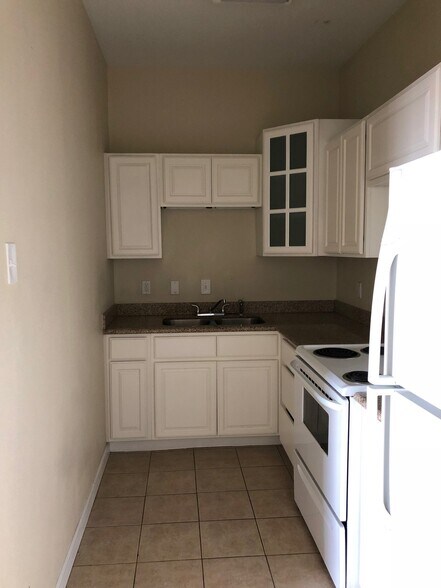 Building Photo - 524 23rd St