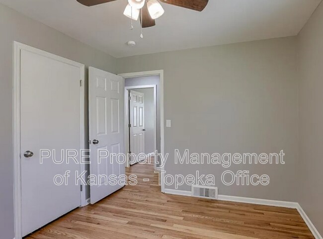 Building Photo - 9917 Flora Ave