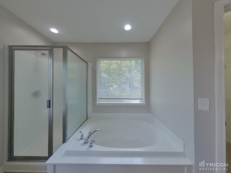 Building Photo - 175 Walmsley Pl