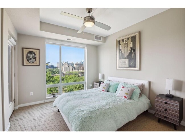 Building Photo - 401 SE Main St