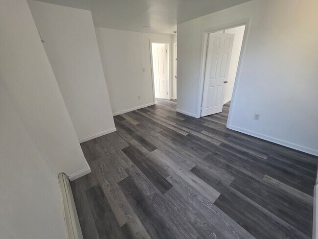 Building Photo - 2 bedroom apartment building - Poughkeepsie