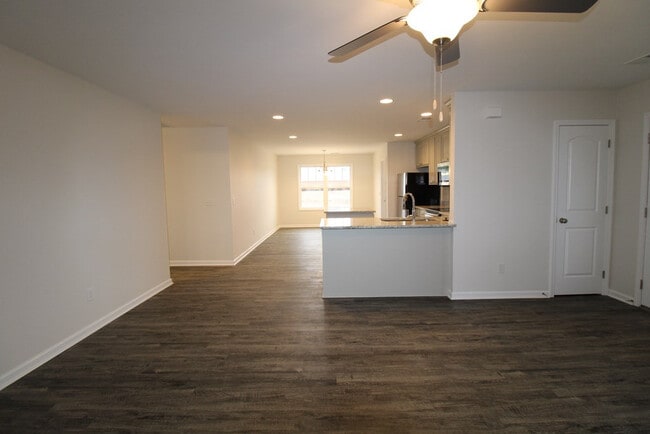 Building Photo - 578 Brushwood Dr