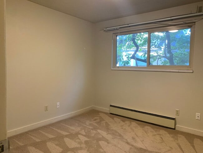 Building Photo - 2BR/1.5 Bath in a quiet Fremont neighborhood - Private balcony and shared backyard!