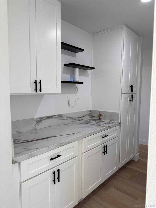 Building Photo - 664 Carefree Dr