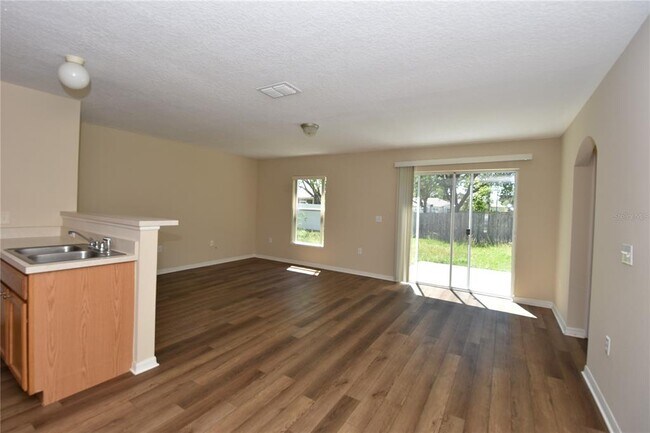 Building Photo - 37 Buttermill Dr