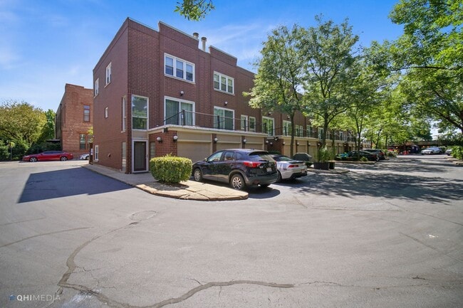 Building Photo - 1730 W Terra Cotta Pl