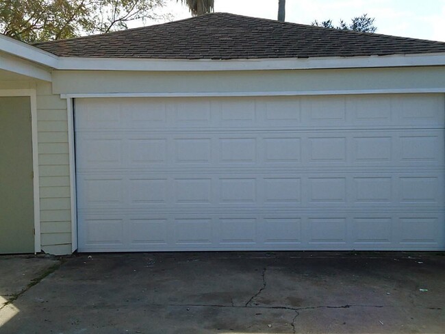 Building Photo - 11430 Sagemeadow Ln