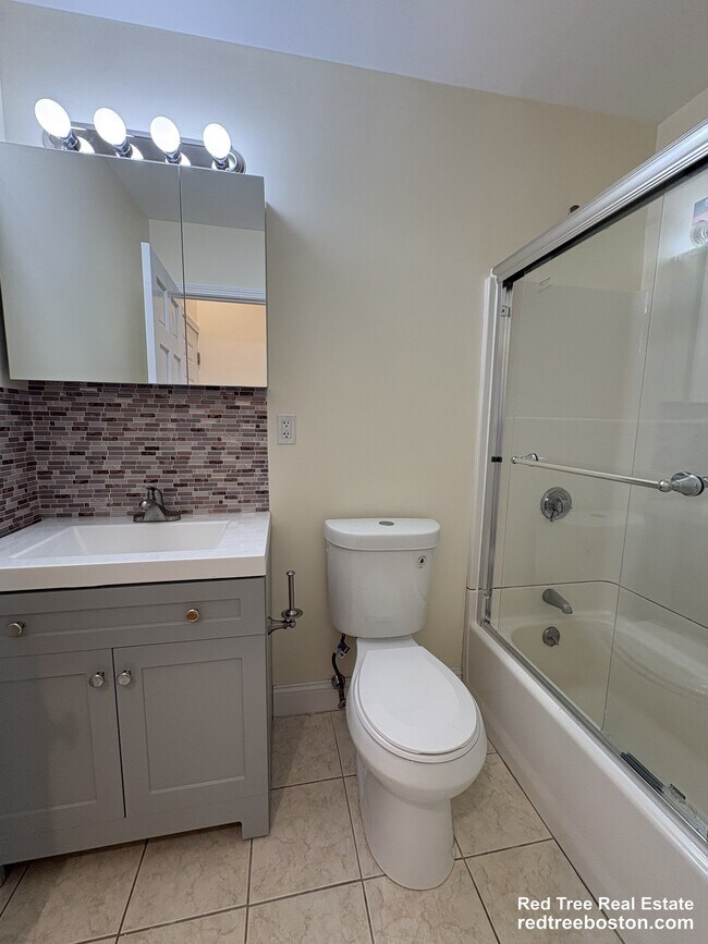 Building Photo - 1801 Beacon St