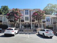 Building Photo - 1011 Park West Dr