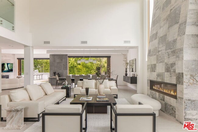 Building Photo - 12443 Sunset Blvd