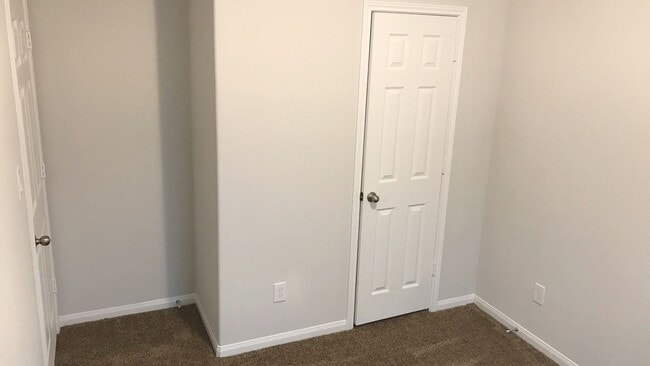 Building Photo - 7966 Henson St