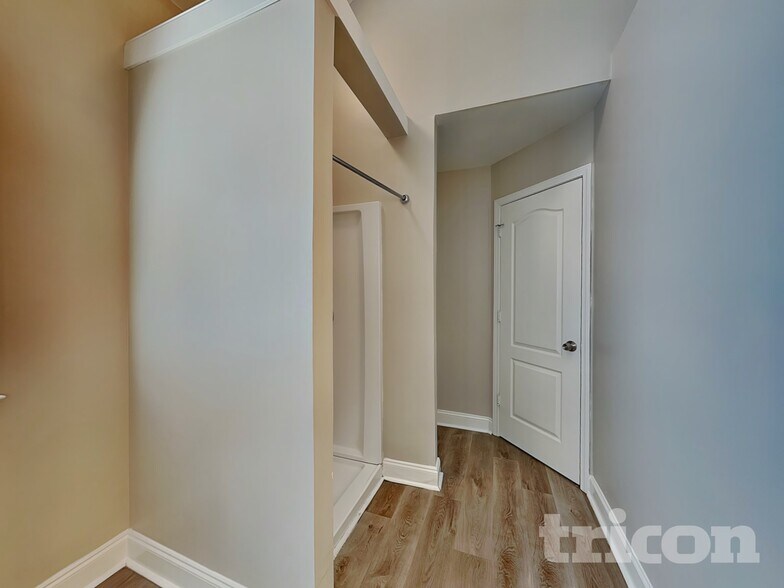 Building Photo - 160 Wisteria Way