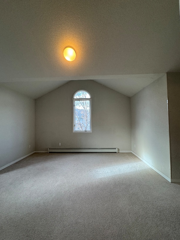 Building Photo - 2025 Mathews St