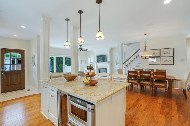 Building Photo - 108 Neptune Pl