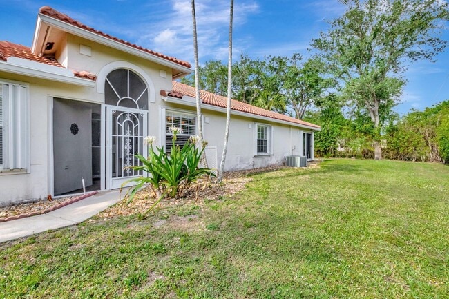 Building Photo - 14211 W La Sedona Cir
