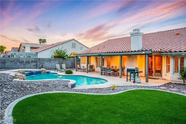 Building Photo - 905 Buffwood Ave