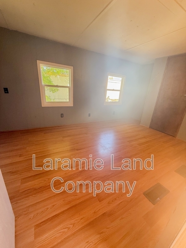 Building Photo - 2166 W Wyoming Ave