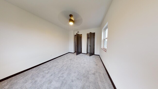 Building Photo - Parma - 2 Bedroom - 3rd Floor Unit