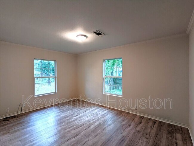 Building Photo - 829 Marjorie St