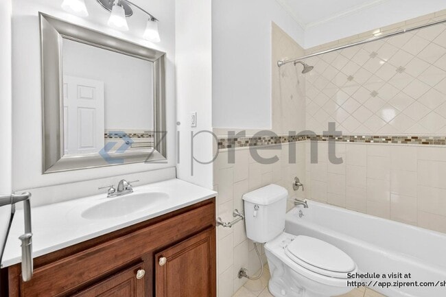 Building Photo - 6318 Richmond Ave