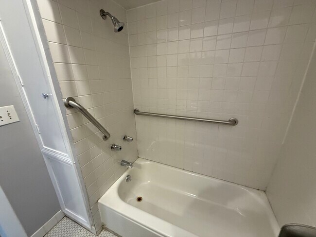 Building Photo - 4501 N Troy St