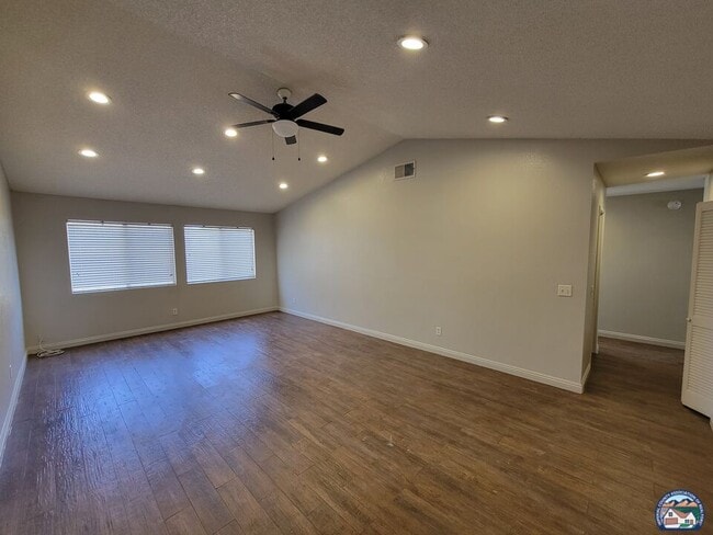 Building Photo - 861 W Legion Rd
