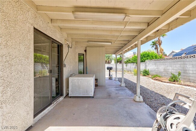 Building Photo - 6442 W Mesa Vista Ave