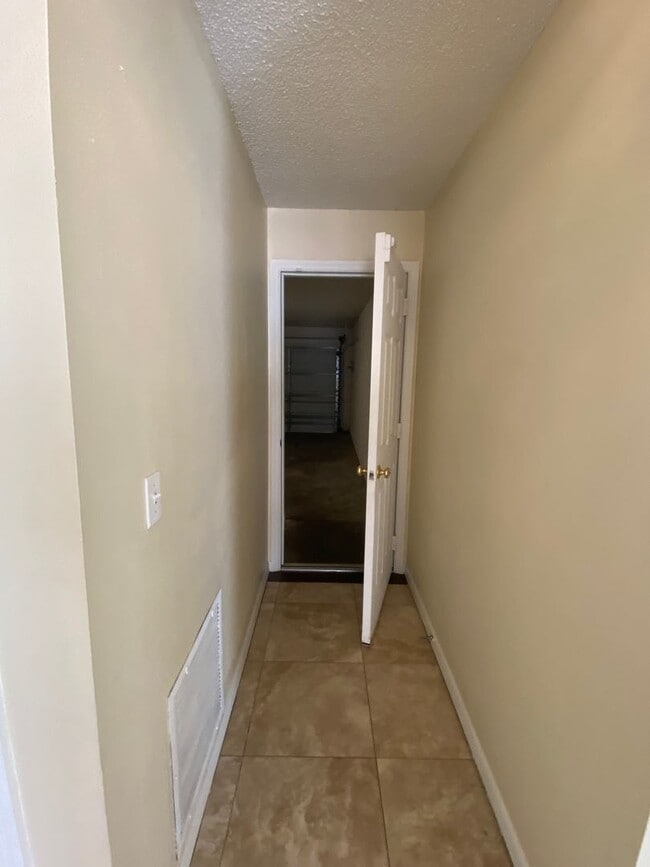 Building Photo - Home for rent