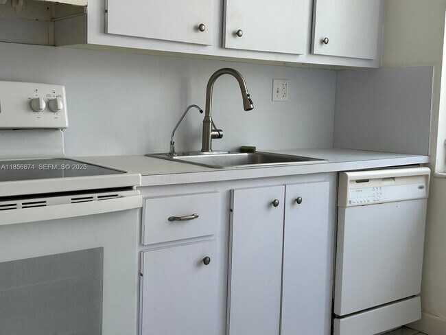 Building Photo - 3651 Environ Blvd