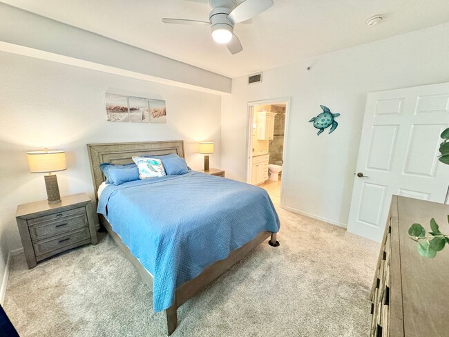 Building Photo - ** BOTANICAL PLACE ** 3 BED / 2 BATH - CON...