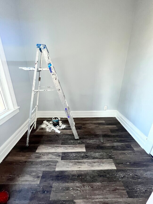 Building Photo - 236 Danforth Ave