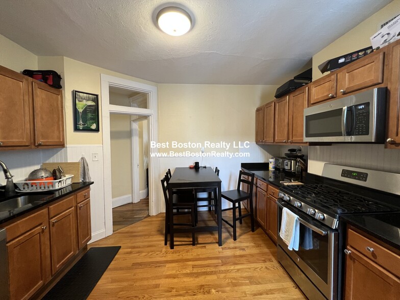 Building Photo - 59 Cedar St