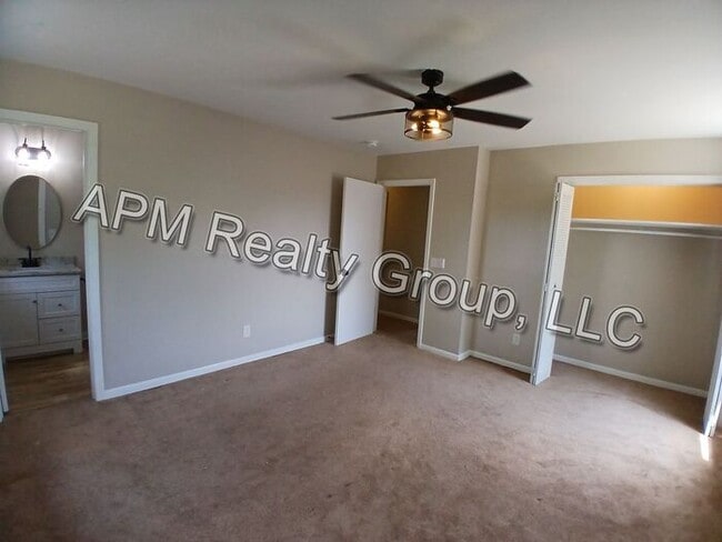 Building Photo - Newly Remodeled Home in Southeast Columbia