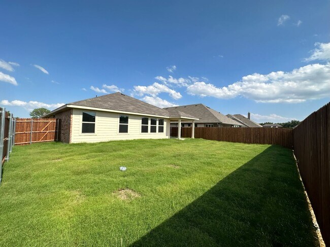 Building Photo - Stunning Single Family Ranch in Aubrey!