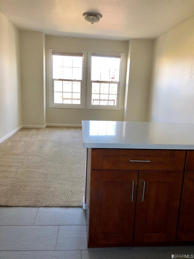 Building Photo - 744 Clementina St