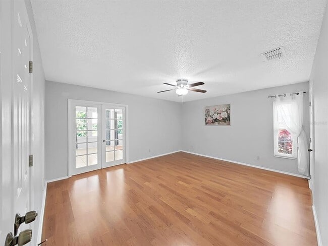 Building Photo - 878 Rustic Oaks Dr