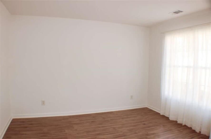 Building Photo - 1060 Grace Dr