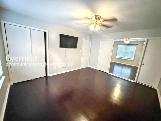 Building Photo - 2201 Montreat Cir