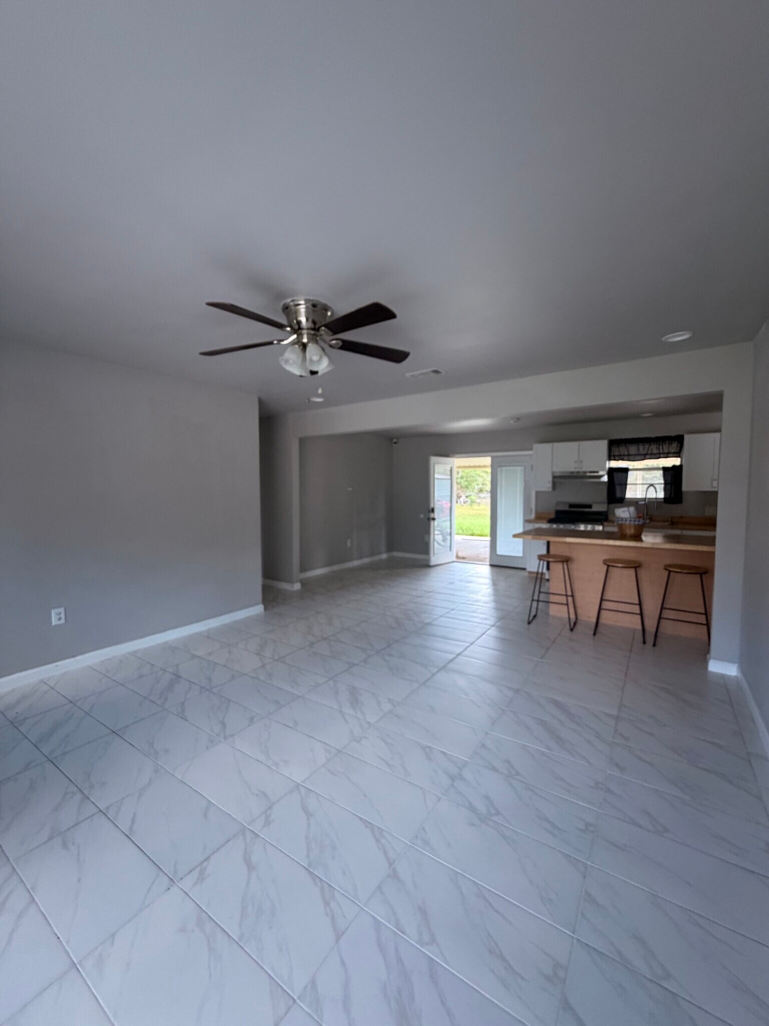 Building Photo - 7118 Melpomene Dr