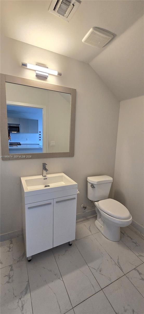 Building Photo - 2535 NE 193rd St